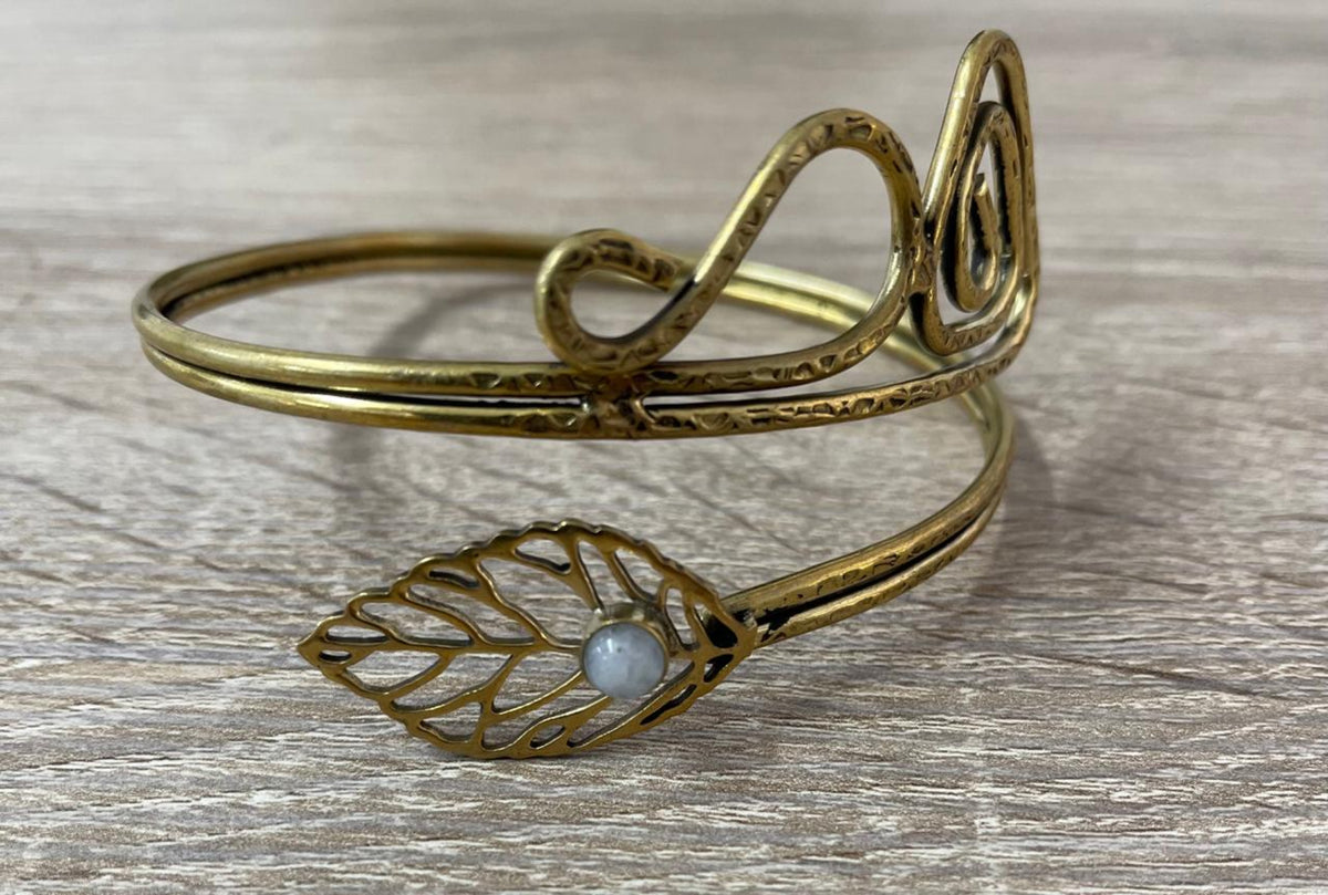 Gold Quartz Leaf Arm Cuff
