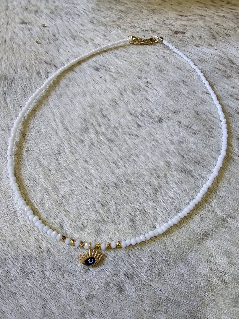 White Eye Choker